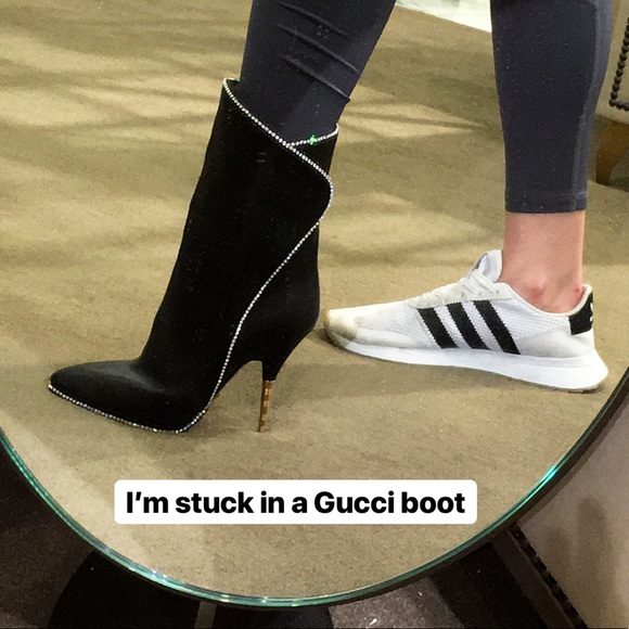 Meet your Posher, KT ☀️ - Picture 3 of 4